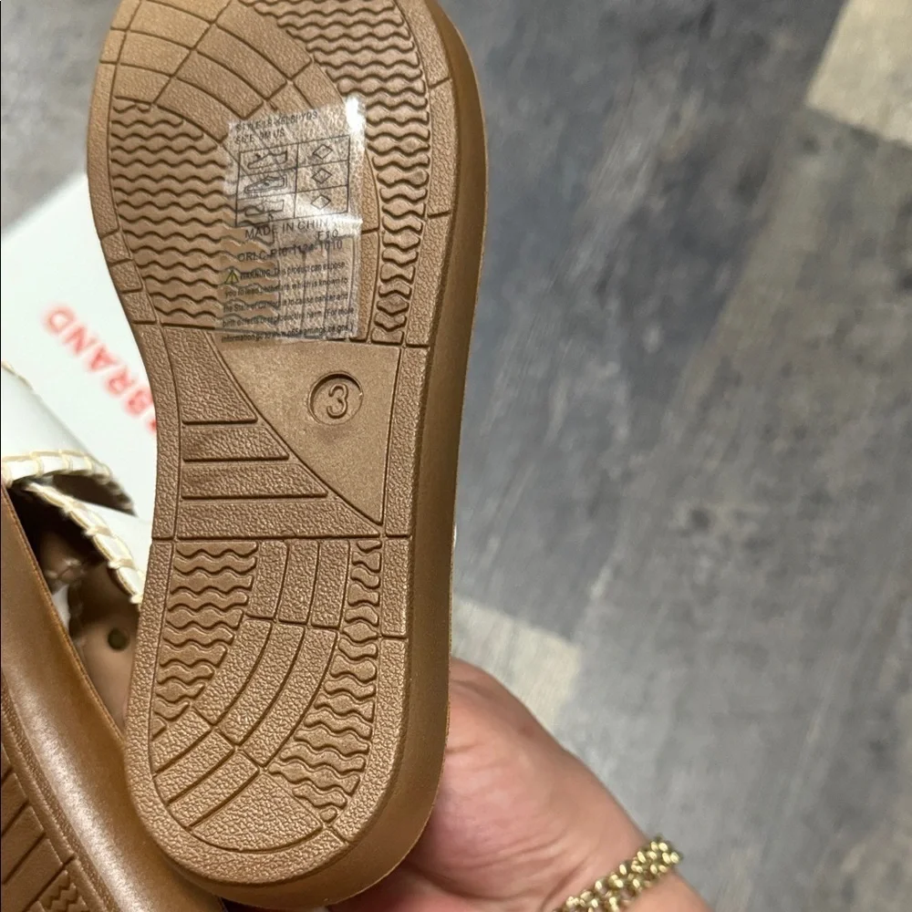 Lucky Brand Kids White and Tan Sandals